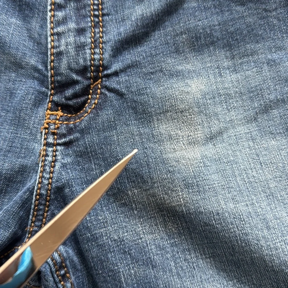 Wrangler Retro Slim Straight Men's Blue Jeans.  Size 32 x 32